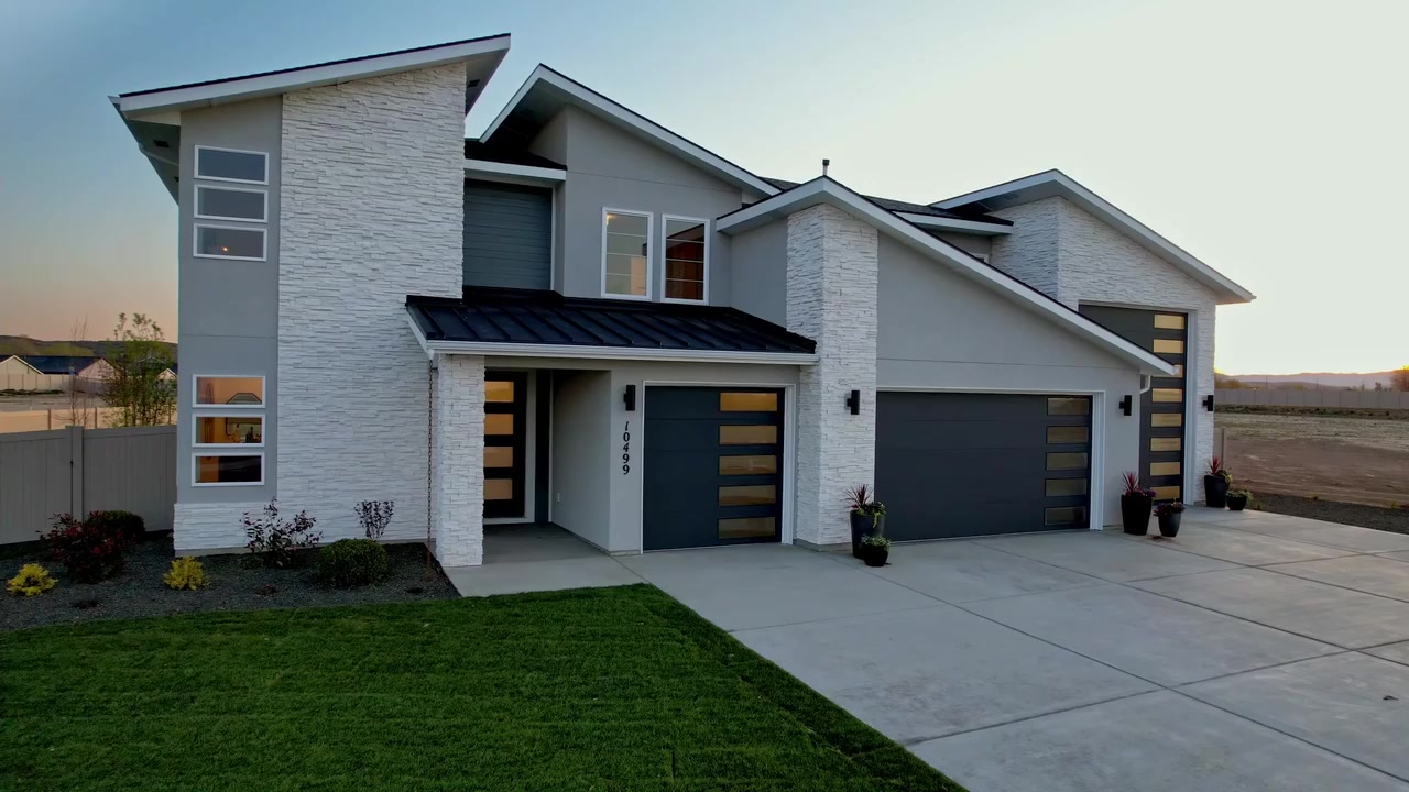 Builder Videos 1 Out of 4